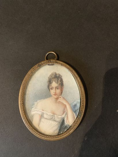 null Lot of three miniatures, two on porcelain plate representing

- a young woman...