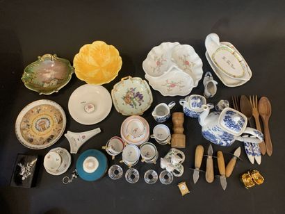 
Lot of porcelain and various. 




Acci...