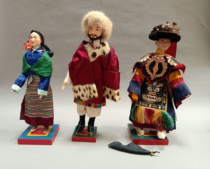 
Six Tibetan dolls in clay and paper in traditional...