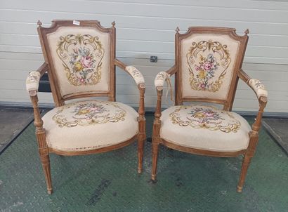 null Pair of armchairs in natural beech wood, cabriolet back upholstered with embroidered...