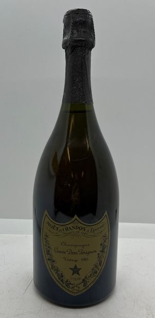 null 1 bouteille de CRISTAL 1985, légèrement bas