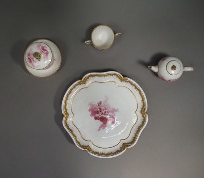 null SÈVRES

Bouret luncheon in soft porcelain including a Bouret tray, a covered...