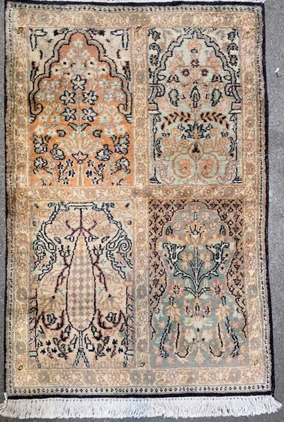 null Three rugs :

Silk prayer rug decorated with Mihrab and a flowering tree.

Iran,...