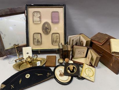 null Lot of various trinkets: boxes, inkwell, photo frames and various