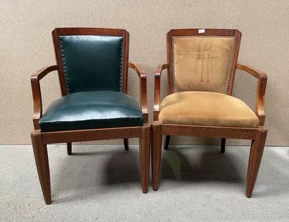 Pair of armchairs with square back and tapered...