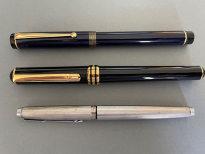 null REDEN'S, lacquer fountain pen

Daniel HECHTER, lacquer fountain pen, 18 k gold...