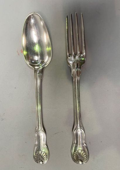 null Silver cutlery for entremet, shell model.

18th century, Paris.

Weight : 140...