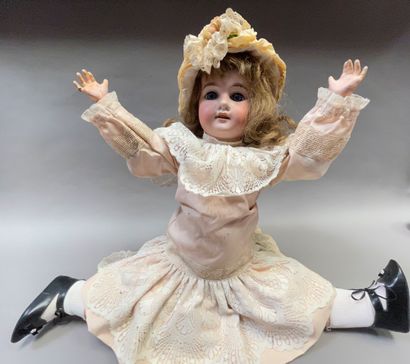 null Doll Armand MARSEILLE model 1894 made in Germany, fixed eyes open mouth, teeth...