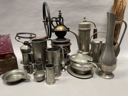 null Lot of pewter: measures, pourer, lamp, sauceboat etc, box of old pieces.