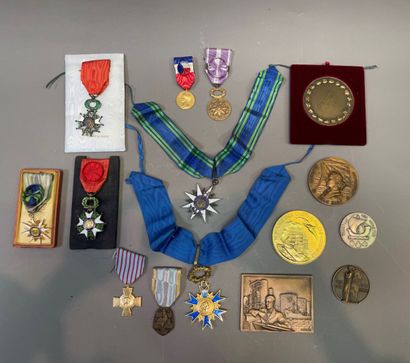 null Lot of military and civil medals. 

20th century.