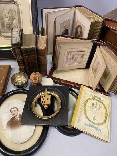 null Lot of various trinkets: boxes, inkwell, photo frames and various