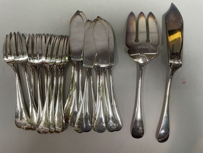 null Set of fish cutlery in silver plated metal, plain flat pattern.