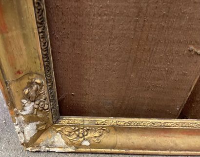null Lot including :

-Wood and gilded stucco mirror with foliage motifs.

Accidents...