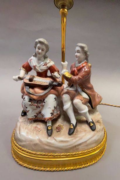 null -Set of polychrome porcelain subjects

from 23 to 10 cm

We join :

-Group of...