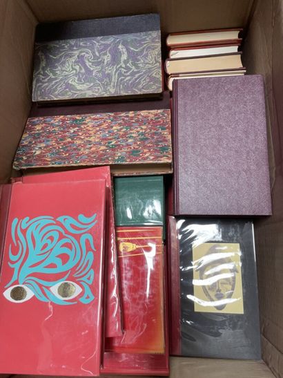 null Lot of modern bound books.

3 boxes