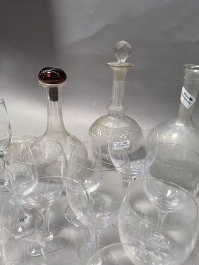 null Lot de verrerie : carafes, verres

(1 carton)