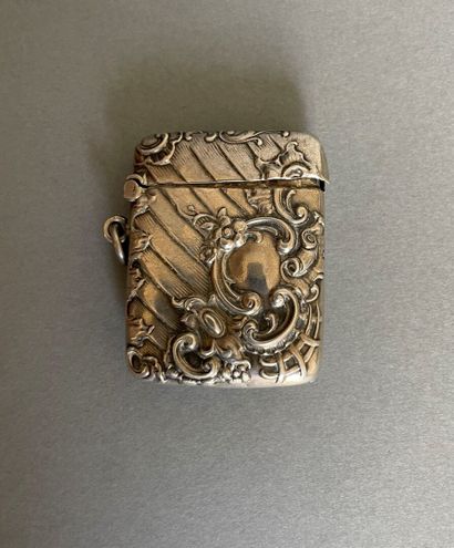 null Foreign silver case chased with rocaille motifs

Weight : 13,75 gr

4 x 3,5...