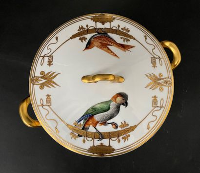 null ROUARD Paris

Part of porcelain service with gold and polychrome decoration...