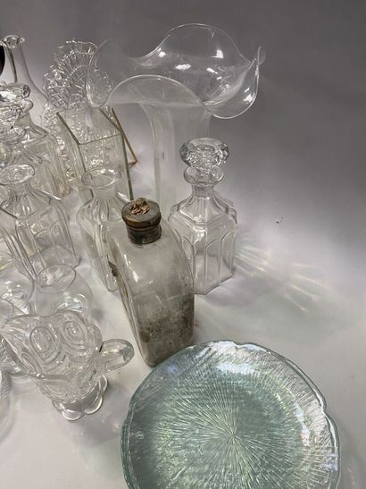 null A case of glassware: decanters, vases, glasses
