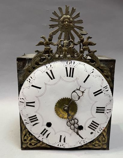null 
Wrought iron comtoise clock movement with white enamelled dial.




18th century....