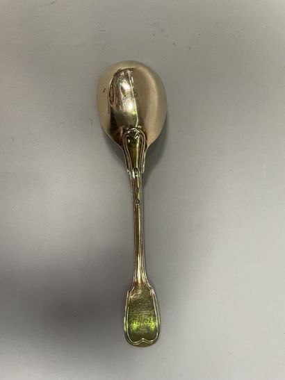 null Cuillère à sauce en vermeil modèle filet orné d'un blason, au vieillard, 1819-1838.

Orfèvre...