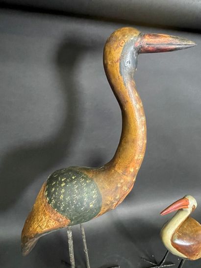 null Lot of two birds in painted wood and twisted horn

Birds : 78 and 46 cm

Horn...