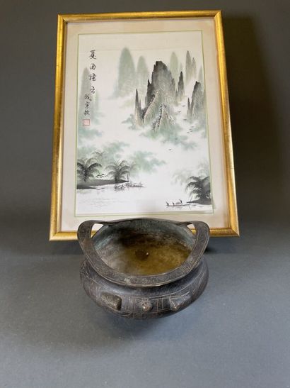 null Lot art asiatique : Aquarelle "Lac dans la montagne" (31,5 x 21,5 cm)

et Coupe...