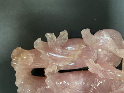 null Five rose quartz subjects: Group of "Two young maids", two "Ducks" Group "Two...
