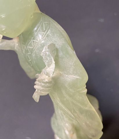 null Guanyin in green quartz.

China, 20th century.

Accidents

We join :

Fisherman...