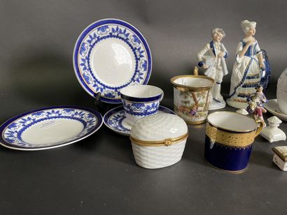 null Lot of porcelain: display, cups, subjects, spoons etc

Accidents