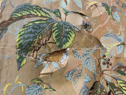 null Screen with two leaves in painted paper decorated with chestnut leaves. 

19th...
