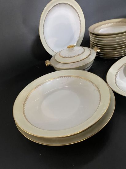 null Limoges porcelain dinner service with pale green marli and gold fillet comprising...