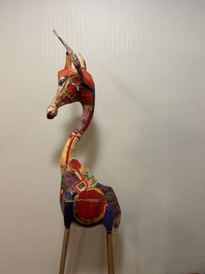 null Sculpture formant girafe en papier mâché

Signée BOULIET

H : 185 cm