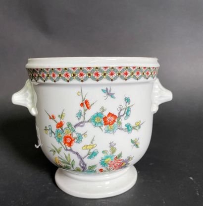 null Glass buckets in porcelain of Paris decorated with flowering branches, Kakiemon.

In...