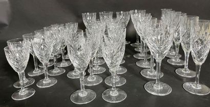 null SAINT-LOUIS

part of service of glasses with foot out of cut crystal including:

6...