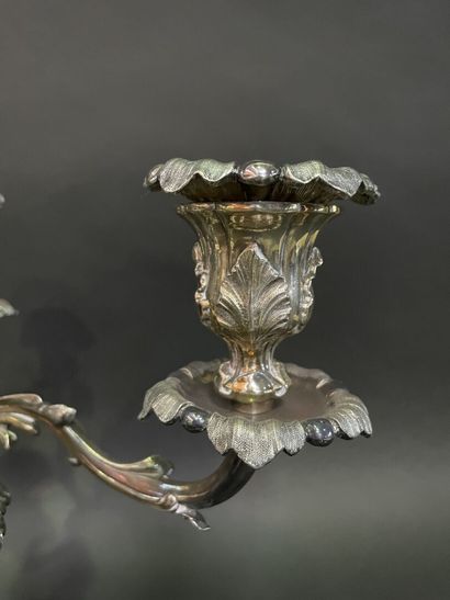 null Candelabra with three lights in silver plated bronze chased with leaves

H :...