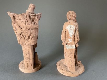 null School of the end of the XIXth century 

Hotteurs, 

two small groups in terracotta,...
