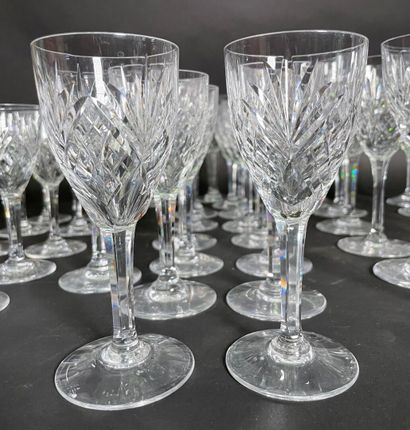 null SAINT-LOUIS

part of service of glasses with foot out of cut crystal including:

6...