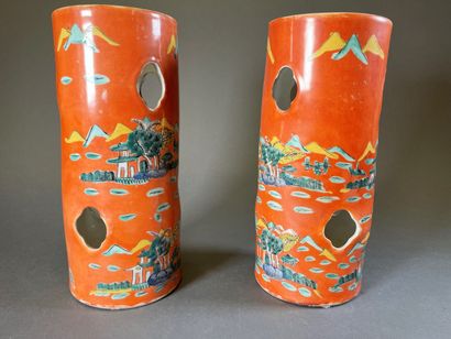 null Pair of openwork and wavy porcelain scroll vases decorated with landscapes on...