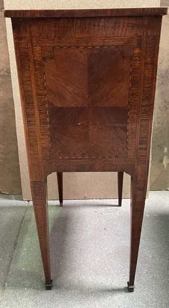 null Bedside table in veneer, the tray forming lectern. The front with a drawer,...