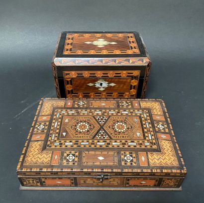 null Sewing kit box in lacquered wood decorated with hexagons and mother-of-pearl...