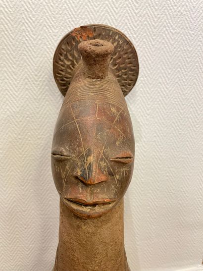 null Two terracottas with a patina in the taste of African tribal art. 

H: 56cm;...