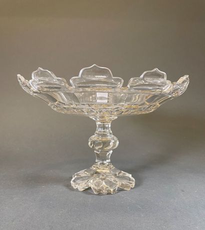 null Crenellated display stand in cut crystal on a pedestal.

19th century

H : 16...