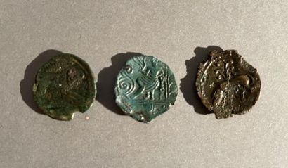 null Carnutes. Lot de 3 bronzes PIXTILOS, TASTEGIUS et AGVSSROS. LT.6306 - DT.2594...