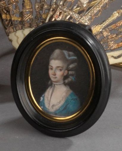 null Miniature sur ivoire Pauline de Révillasc, comtesse d'Aspremont. Fin du XVIIIe...