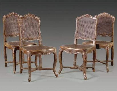 null Quatre chaises cannées relaquées. Époque Louis XV. Pieds antés, entretoises...