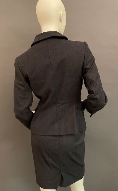 null Christian DIOR Boutique n°94981
Charcoal gray wool skirt suit, including a jacket...