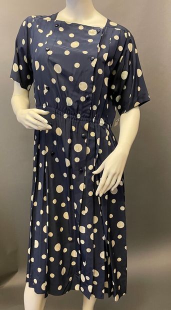 null Christian DIOR Knit and Coordinated
Navy blue silk dress with white weight,...