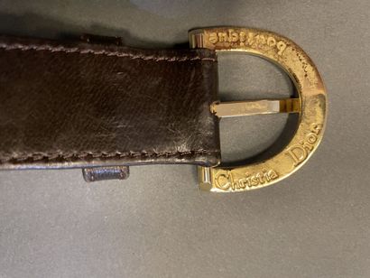 null Christian DIOR, BISON
Brown leather breastplate belt, front in leather bouclette,...