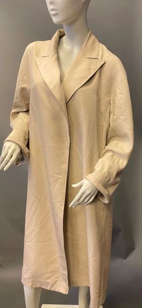 null MAX MARA
Trench coat in beige cotton gabardine. 
Size 40 approximately. 
Missing...